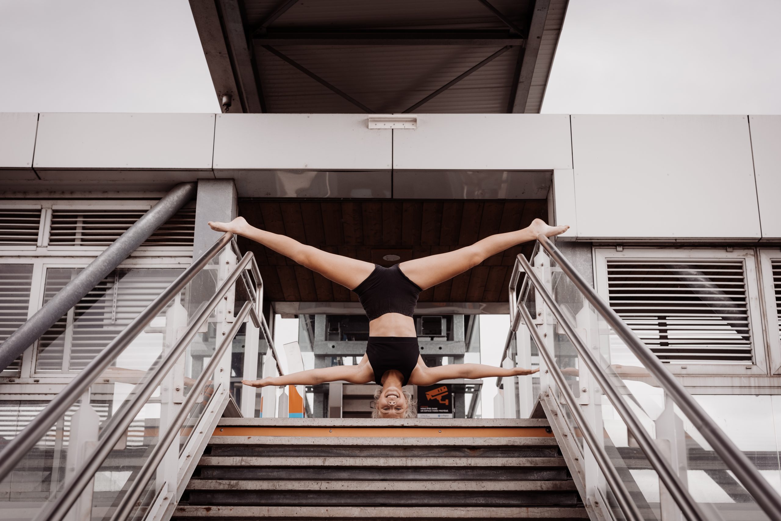 Photographe Roanne - portrait Roanne - photographe studio Roanne - Portrait famille Roanne - Shooting photo Roanne - Photos naissance Roanne - photographe grossesse Roanne - Shooting photo Roanne - Photos mariage Roanne
