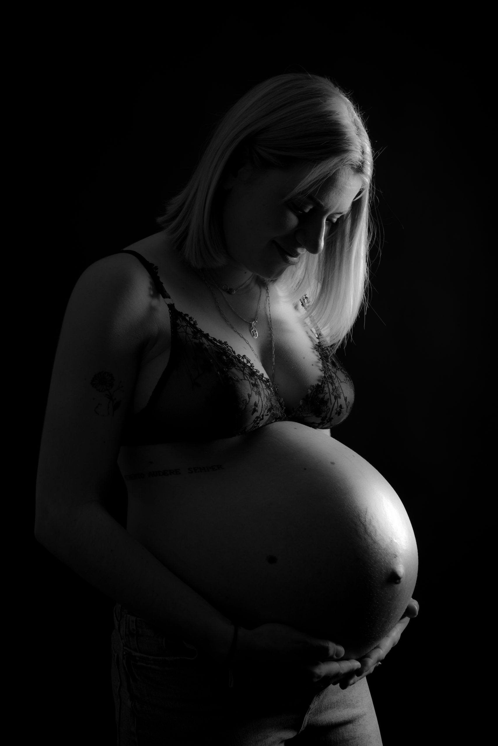 Photographe Roanne - portrait Roanne - photographe studio Roanne - Portrait famille Roanne - Shooting photo Roanne - Photos naissance Roanne - photographe grossesse Roanne - Shooting photo Roanne - Photos mariage Roanne