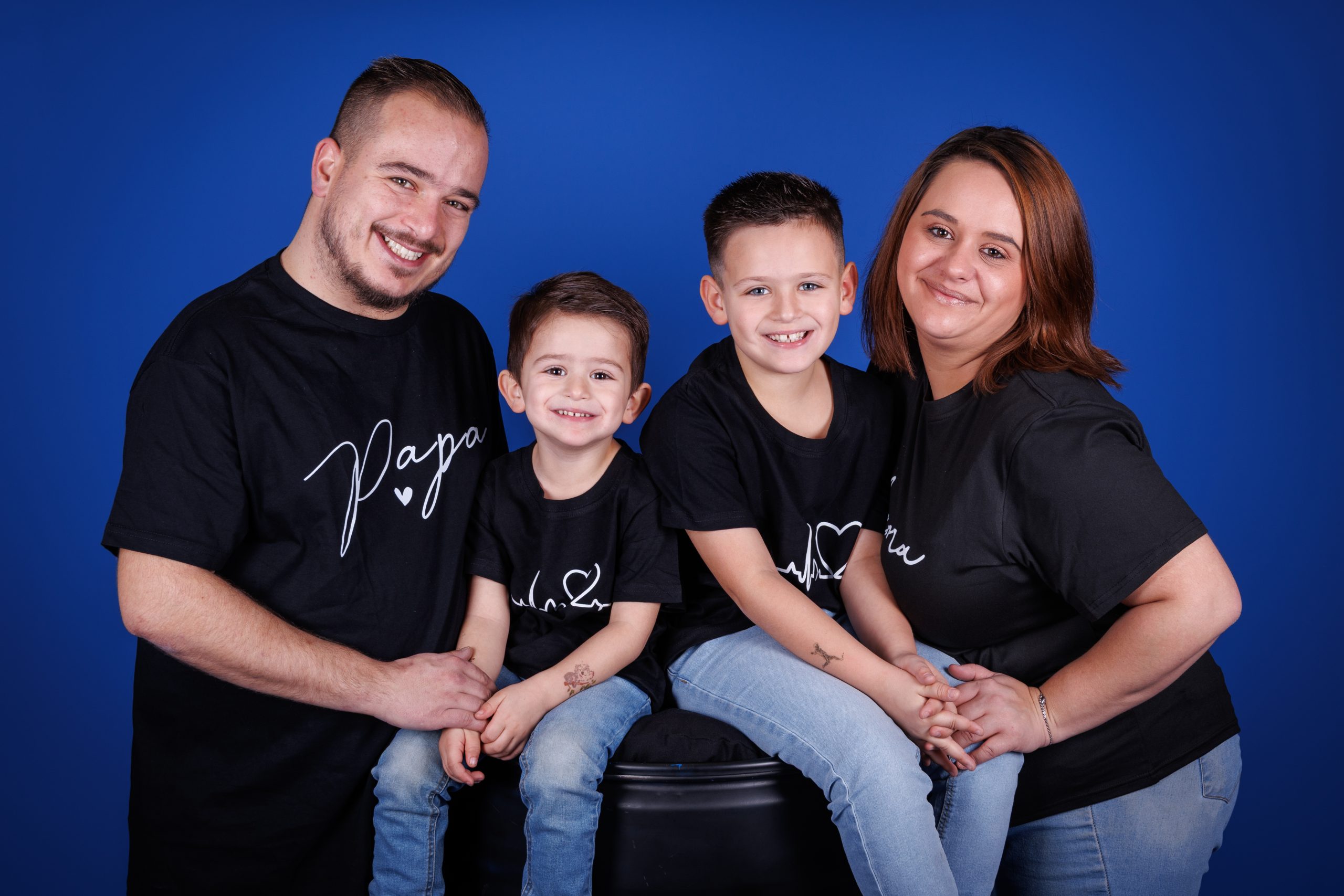 Photographe Roanne - portrait Roanne - photographe studio Roanne - Portrait famille Roanne - Shooting photo Roanne - Photos naissance Roanne - photographe grossesse Roanne - Shooting photo Roanne - Photos mariage Roanne