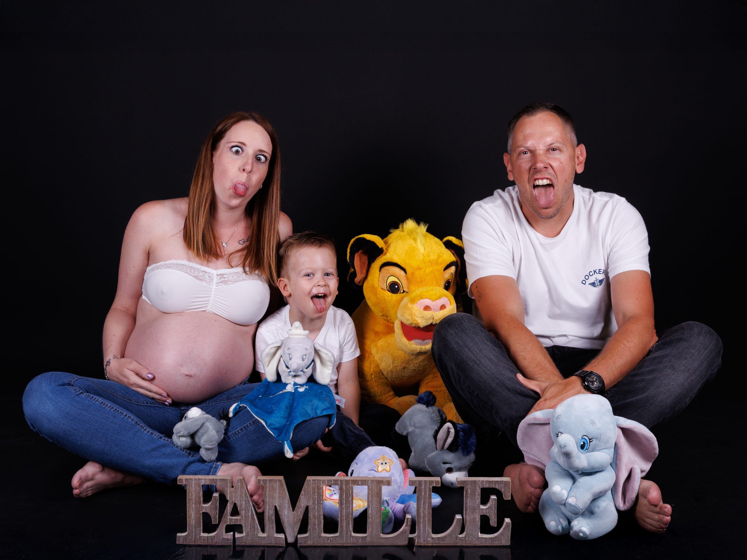 Photographe Roanne - portrait Roanne - photographe studio Roanne - Portrait famille Roanne - Shooting photo Roanne - Photos naissance Roanne - photographe grossesse Roanne - Shooting photo Roanne - Photos mariage Roanne