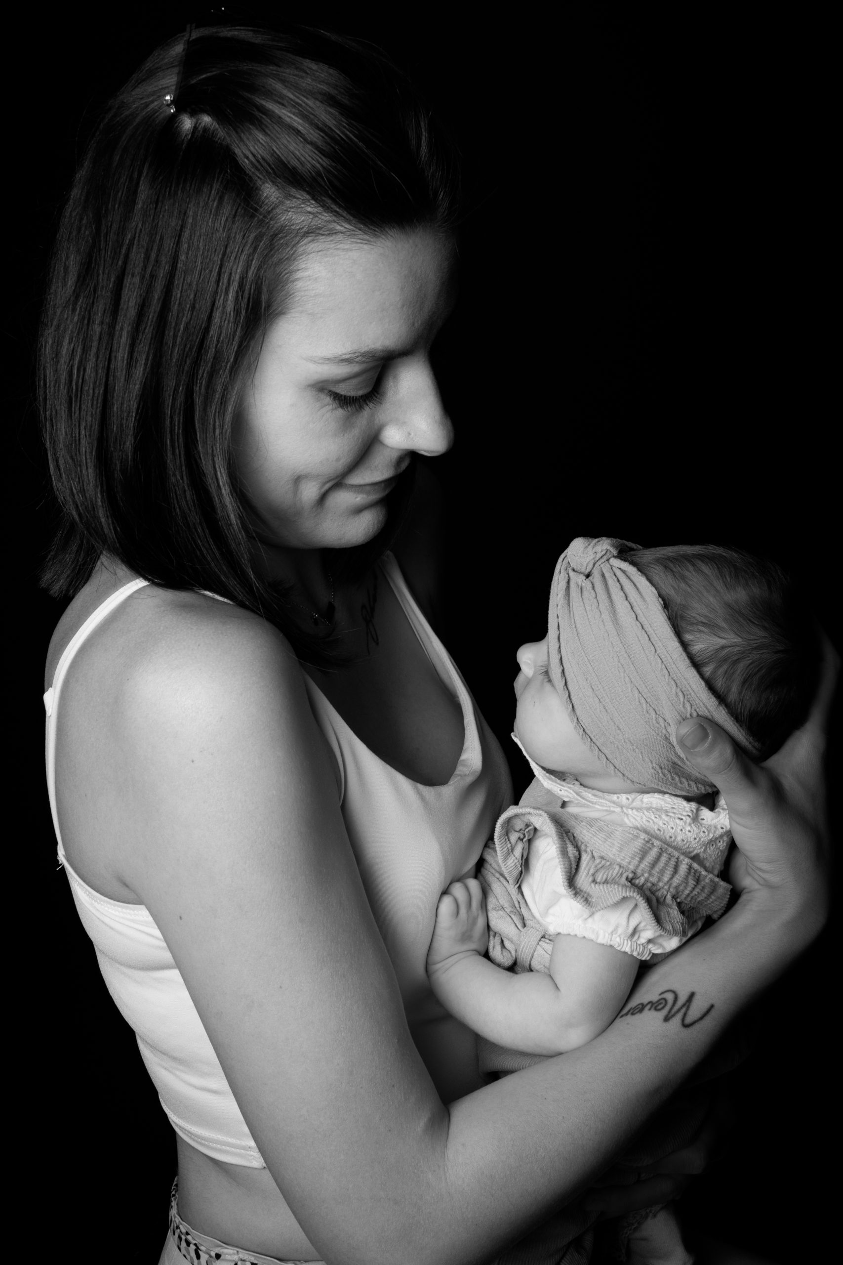 Photographe Roanne - portrait Roanne - photographe studio Roanne - Portrait famille Roanne - Shooting photo Roanne - Photos naissance Roanne - photographe grossesse Roanne - Shooting photo Roanne - Photos mariage Roanne